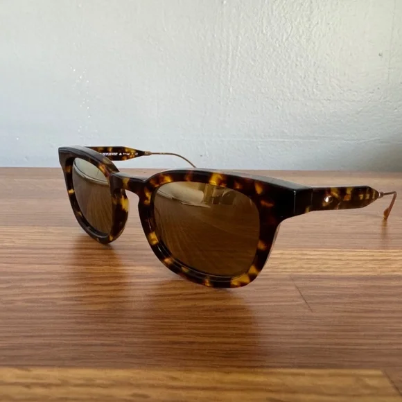 Oliver Peoples Tortoise Sunglasses - Picture 2 of 9